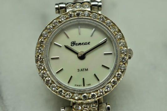 Vintage Geneve 14K White Gold Diamond Ladies Wristwatch w/ extra links