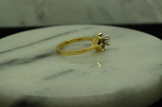 14K Yellow Gold diamond solitaire ring band with accents 0.24 tcw size 5.25