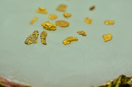 Lot of 18k Yellow Gold tiny natural gold nuggets 1.5 grams