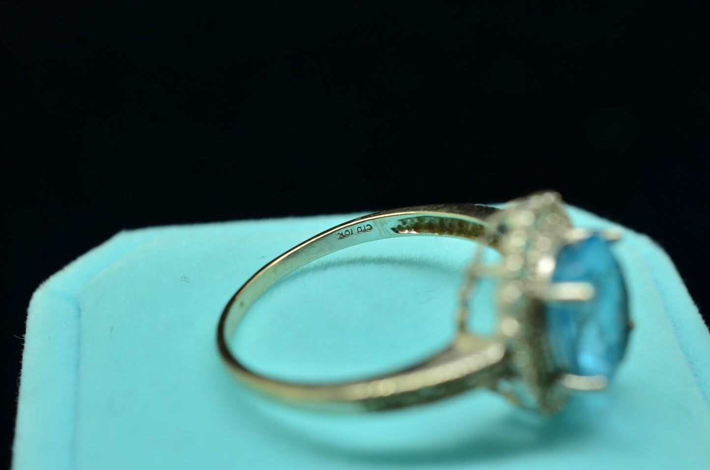 10k White Gold oval light blue topaz ring band with white topaz halo size 9.75