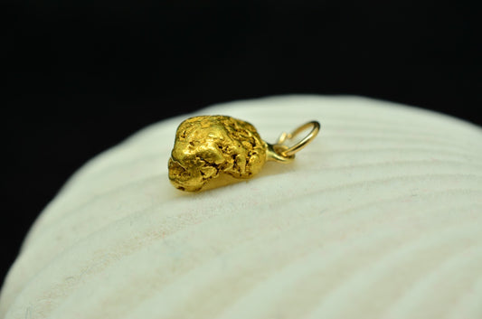 18K Yellow Gold natural gold nugget w/ bail 2.2 grams 8mm X 7mm X 5mm