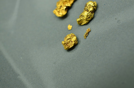 Lot of 18k-20k Yellow Gold tiny natural gold nuggets 1.0 gram