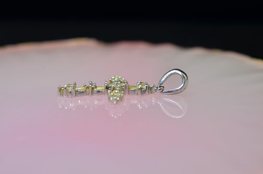 10K White Gold cross pendant charm w/ diamonds 0.22 tcw