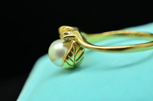 14K Yellow Gold White Pearl & Diamond Ring Band w/ Leaf Design Size 6.75
