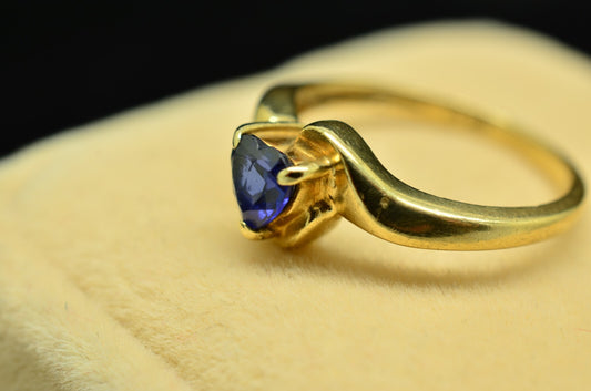 10K Yellow Gold Heart Cut Blue Sapphire Solitaire Ring Band Size 6.5