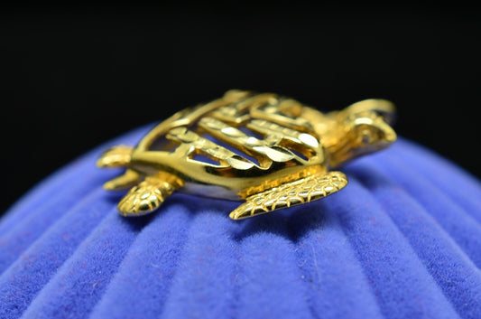 14K Yellow Gold Turtle Pendant Charm -Very Detailed