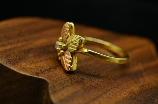 10K Yellow Gold Black Hills Gold Leaves Design Ring Band w/ Diamond Size 5.75