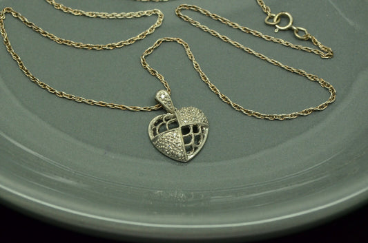 19.5" 14K White gold diamond encrusted heart pendant charm w/ 925 Silver chain