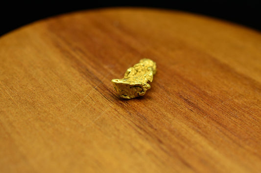 20K Yellow Gold natural gold nugget 1.6 grams 16mm X 7mm X 4mm