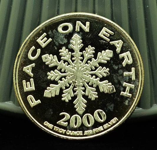2000 Peace On Earth Happy Holidays Art Round -1 Troy Oz .999 Silver