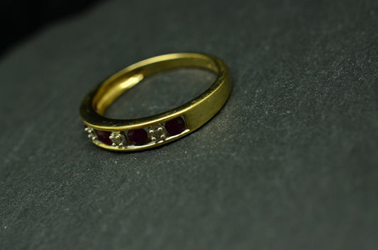 10K Yellow Gold 5 Stone Dark Pink Ruby Ring Band with Diamonds Size 7