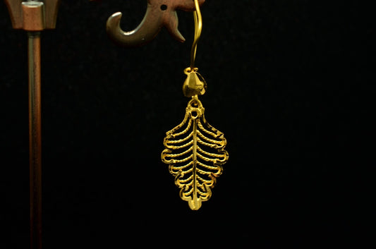 21K Yellow Gold Sparkling Filigree Leaf Dangling Locking Fishhook Earrings