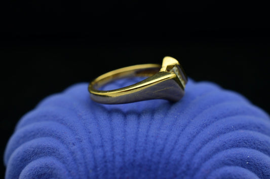 10K Yellow Gold three stone channel set diamonds ring band size 3.75