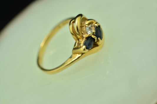 14K Yellow Gold Diamond & Blue Sapphire Three Stone Ring Band Size 5.75