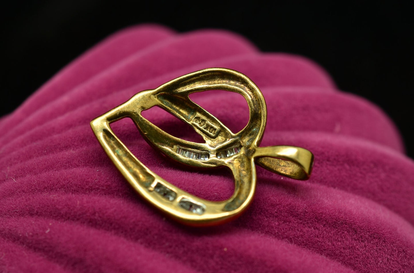 10K Yellow gold fancy open heart pendant charm w/ diamonds