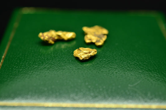 Lot of 18k-20k Yellow Gold tiny natural gold nuggets 1.0 gram