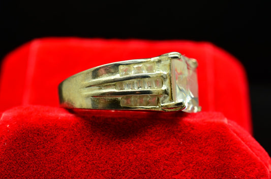 925 Sterling Silver Cushion Cut CZ Ring Band w/ Accents Size 5.5