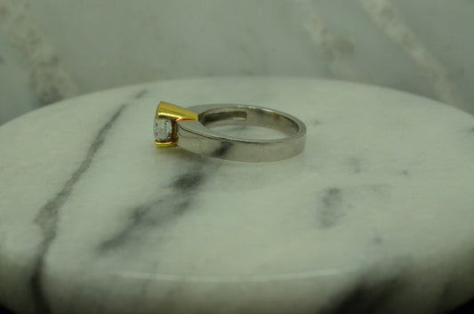 PLATINUM & 18K YELLOW GOLD ROUND CUBIC ZIRCONIA TWO TONE RING BAND SIZE 6