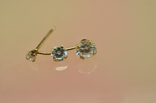 10K Yellow Gold Graduated Three Stone CZ Single Stud Earring -just one
