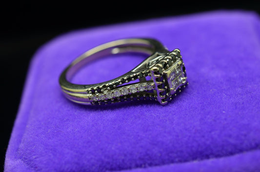 10K White Gold 20 Stone Diamond Raised Setting Ring Band w/ Accents Size 5.25