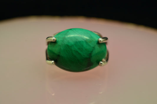 925 Sterling Silver Oval Green Malachite Solitaire Ring Band size 5.75