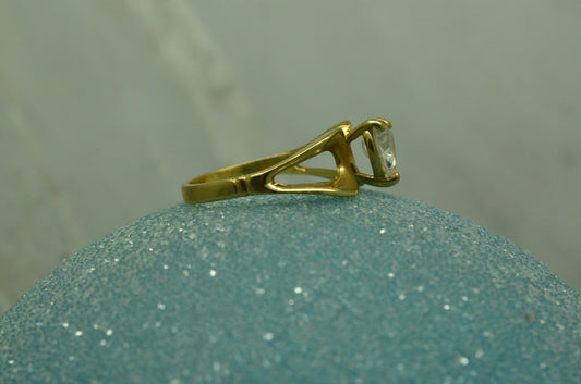 14K Yellow Gold heart cut cubic zirconia solitaire ring band size 8.25
