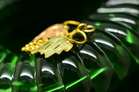 10K Yellow Gold Black Hills Gold Leaves & Grapes Design Pendant Charm