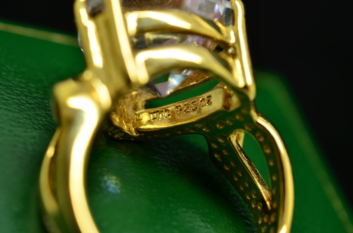 Vermeil 925 Sterling Silver Large Trillion Cut Purple CZ Ring Band Sz 6.75