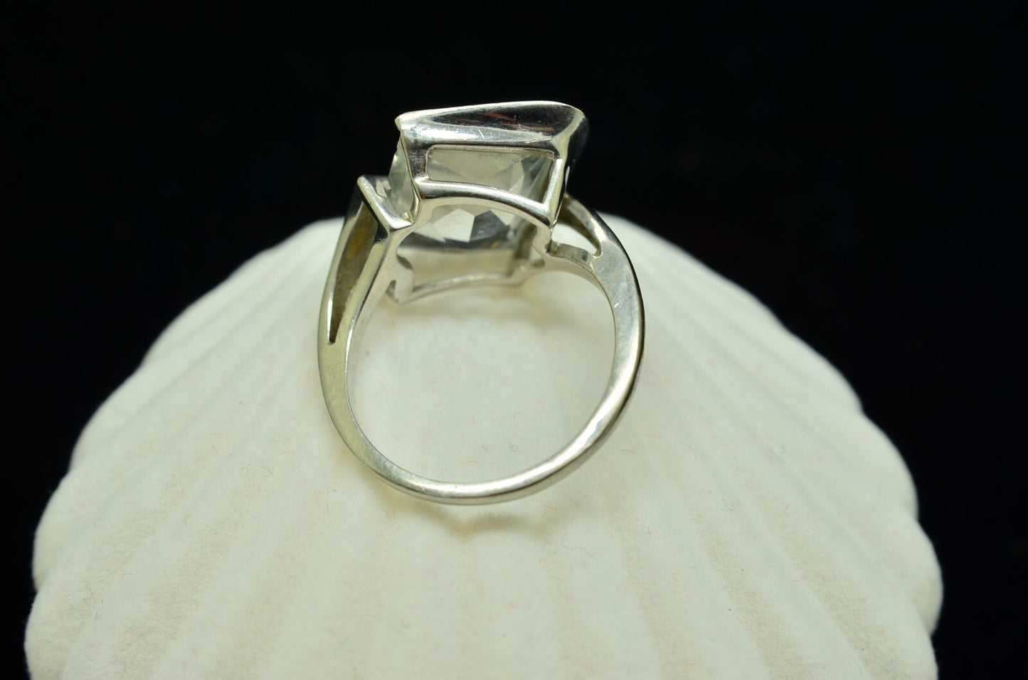 10k White Gold heart emerald cut white topaz solitaire ring band size 5.75