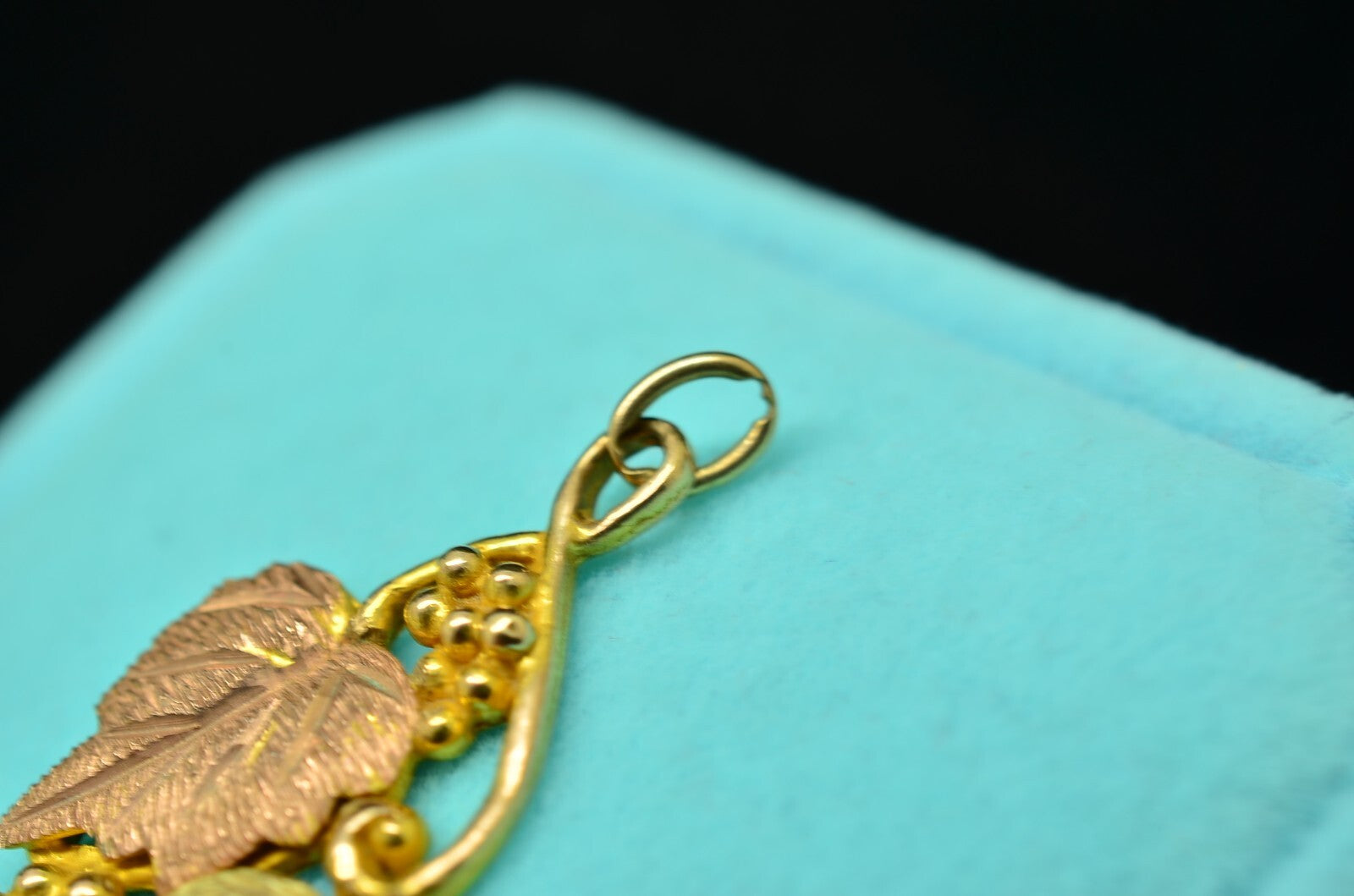 10K Yellow Gold Black Hills Gold Leaves & Grapes Design Pendant Charm