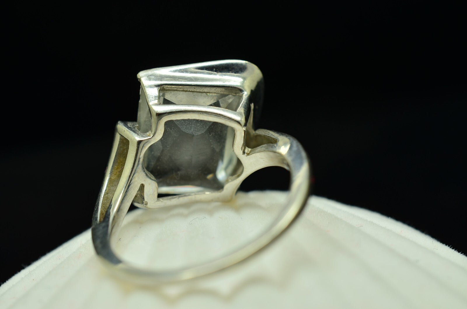 10k White Gold heart emerald cut white topaz solitaire ring band size 5.75