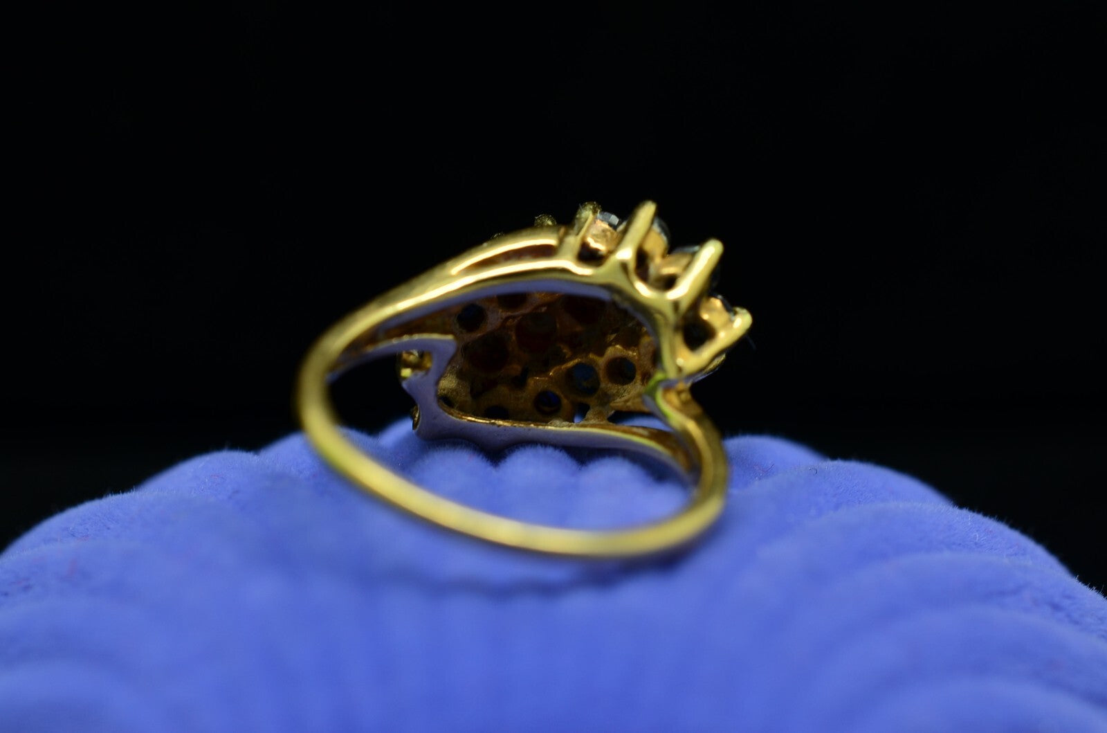 10k Yellow Gold dark blue spinel and diamond cocktail ring band size 4