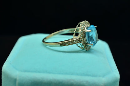 10k White Gold oval light blue topaz ring band with white topaz halo size 9.75
