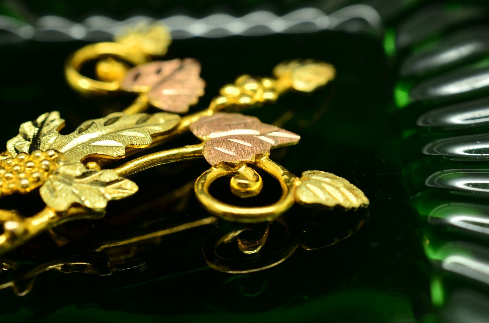 10K Yellow Gold Black Hills Gold Leaves & Grapes Design Pendant Charm -Large