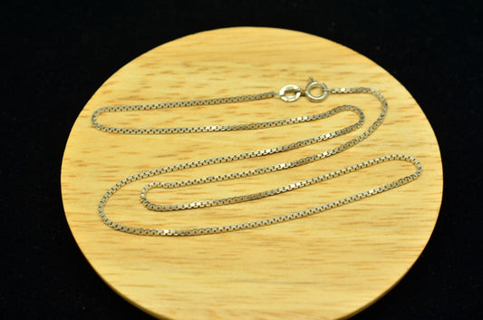 17.5" 925 Sterling Silver Box Chain Necklace 1.2mm 3.7 grams