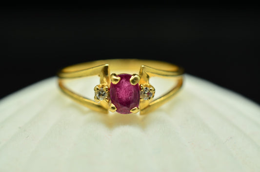 14K Yellow Gold Oval Purple Sapphire Ring Band with Diamond Accents Size 4