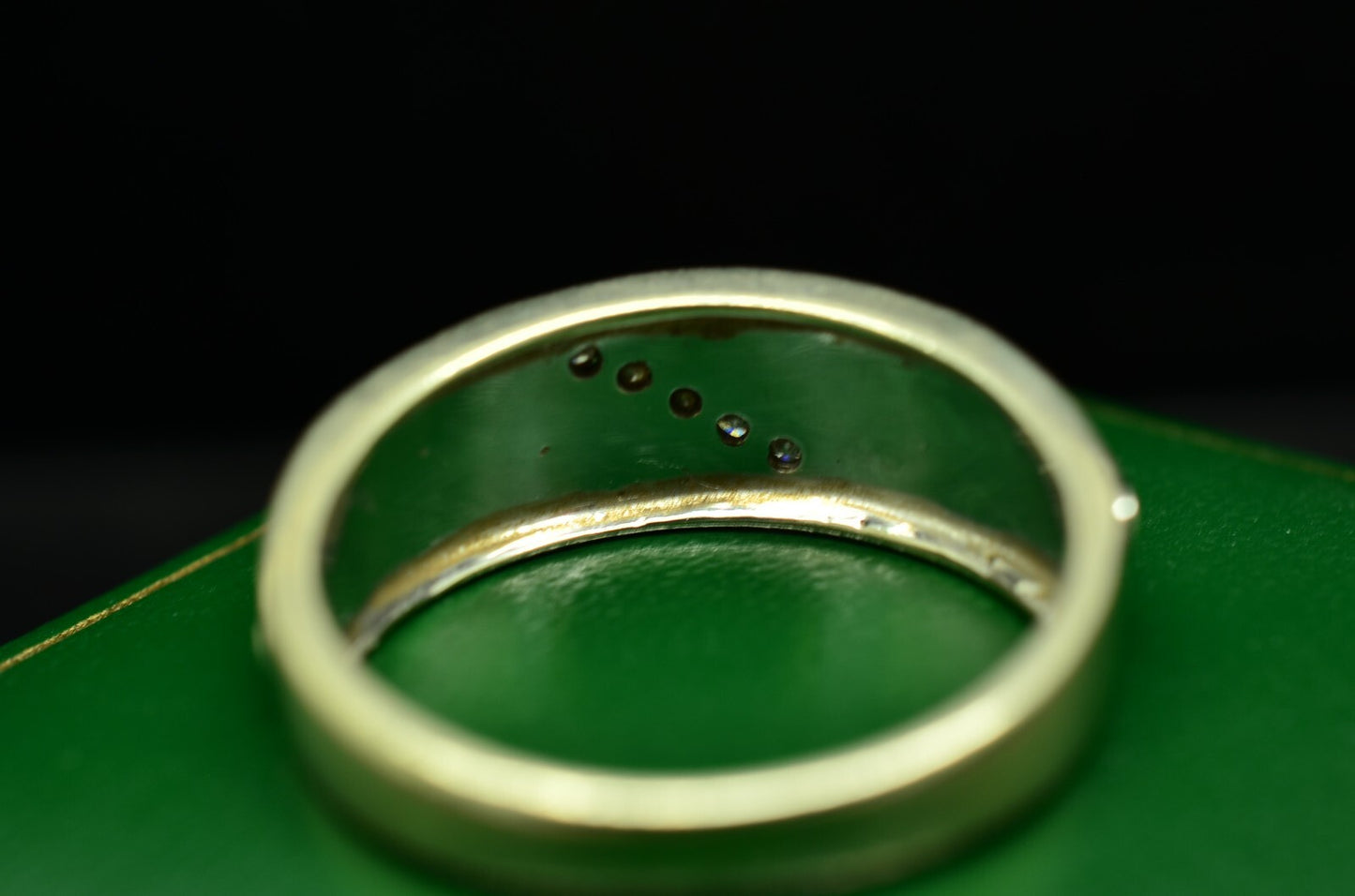 10K White Gold Embossed Design Five Diamond Ring Band Size 9.25