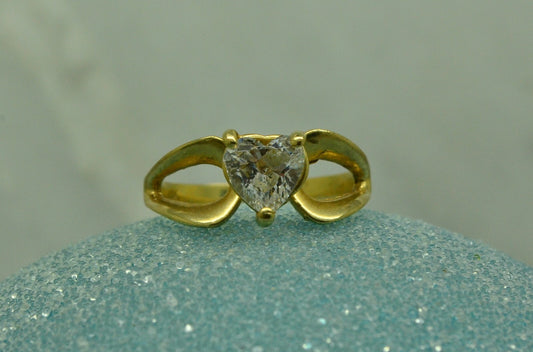 14K Yellow Gold heart cut cubic zirconia solitaire ring band size 8.25