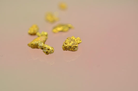 Lot of 18k Yellow Gold tiny natural gold nuggets  1.2 grams