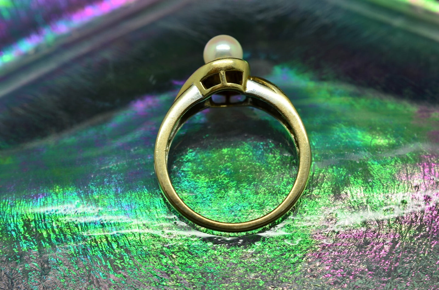 10K White Gold white pearl solitaire ring band w/ diamond accents size 6.75