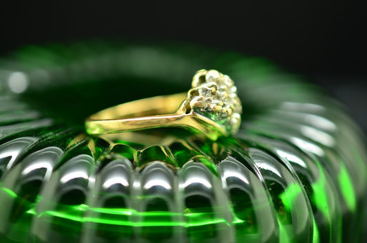 14K Yellow Gold diamond cluster ring band 0.10 tcw size 5.25