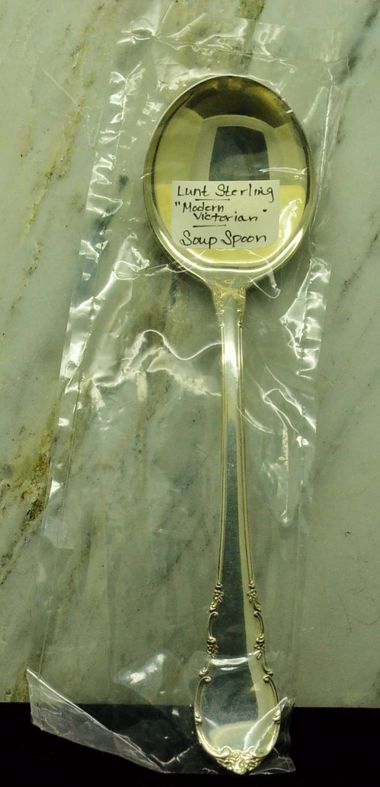 925 Sterling Silver Lunt Modern Victorian Round Soup Spoon (Cream Soup) 6 1/2"