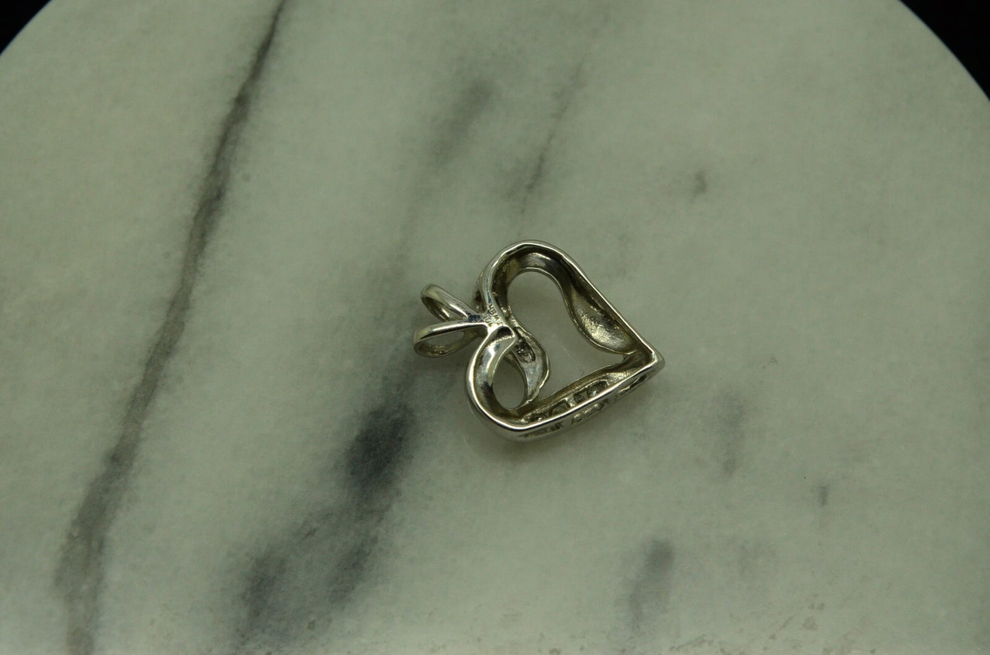 10K White gold open heart w/ diamonds pendant charm 0.16 tcw #D3785