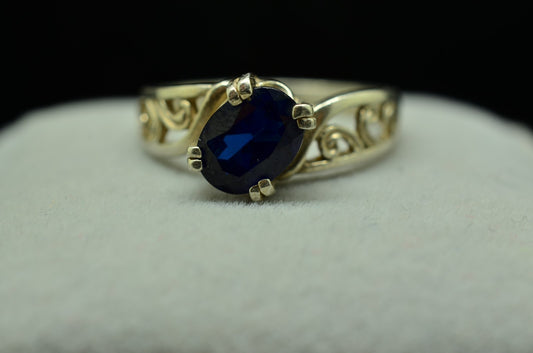 925 Sterling Silver Oval Sapphire Ring  Sz 6.75
