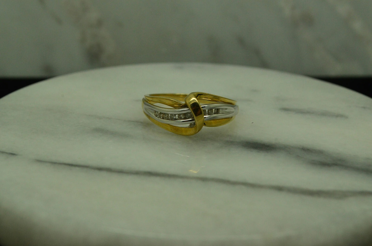 10K Yellow gold 9 diamond anniversary ring band w/ overpass design size 7 #D3795