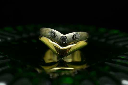 14K Yellow & White Gold 3 stone cz chevron design ring band size 3.5