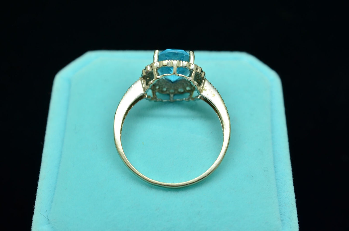 10k White Gold oval light blue topaz ring band with white topaz halo size 9.75
