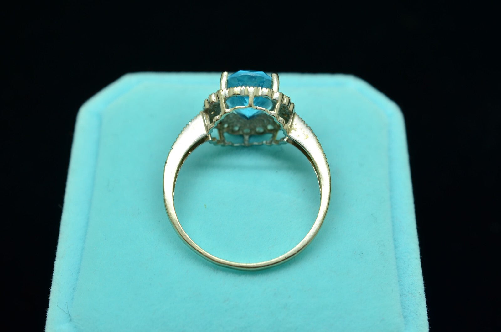 10k White Gold oval light blue topaz ring band with white topaz halo size 9.75