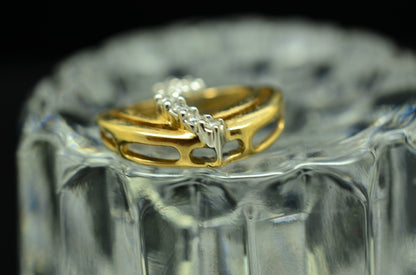 10K Yellow Gold  Round Framed Diamond Journey Design Pendant Charm 0.20 tcw