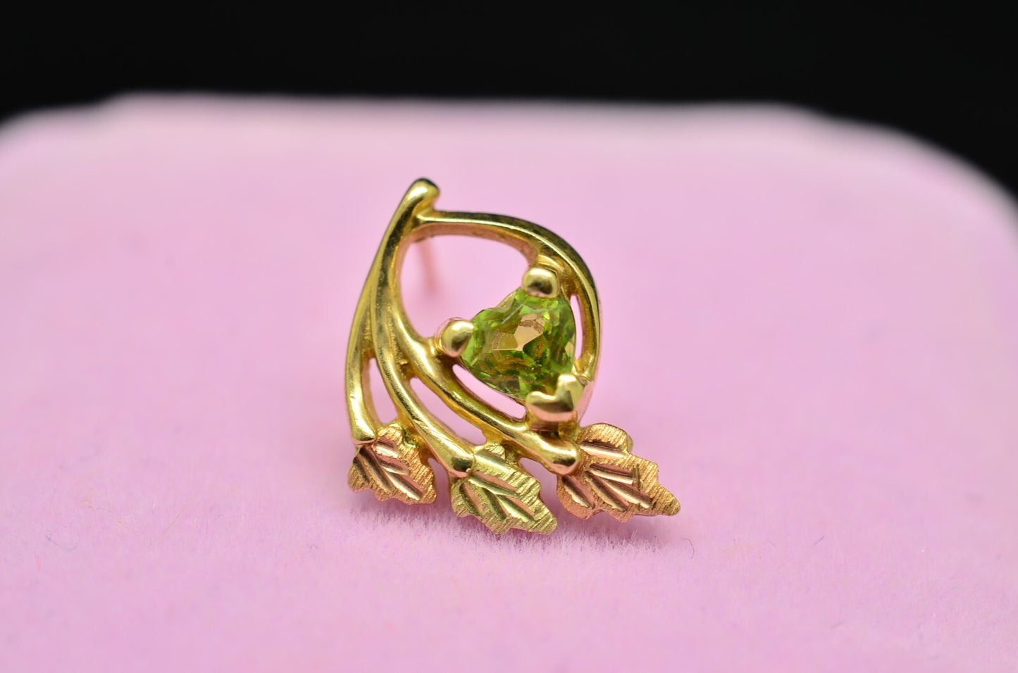 10K Yellow Gold Black Hills Gold Leaves w/ Peridot Single Stud Earring -just one